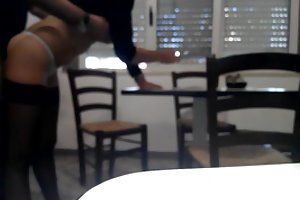 Studentessa molto troia avvia il suo giovane fidanzato nel sesso